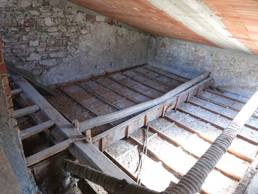 Immagine 17 di Quadrilocale in vendita  a Sarzana