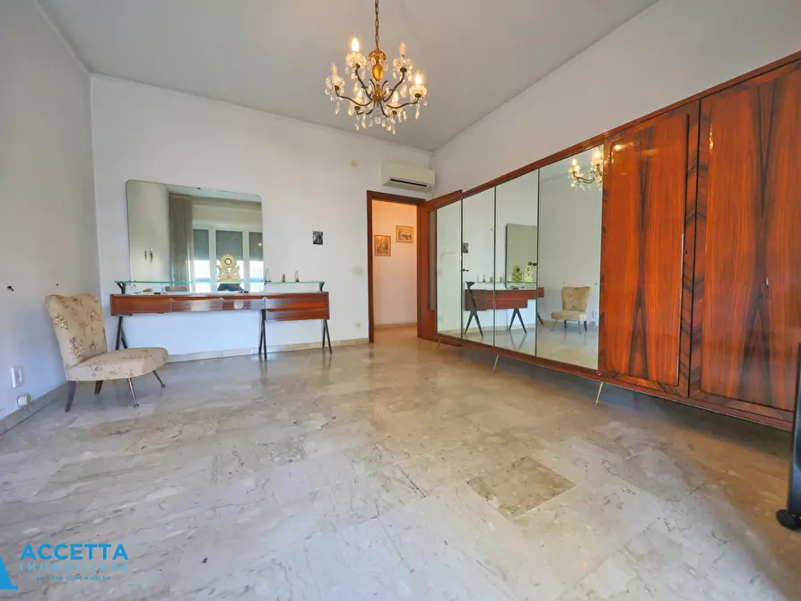 Immagine 16 di Quadrilocale in vendita  in Via Veneto 116 a Taranto