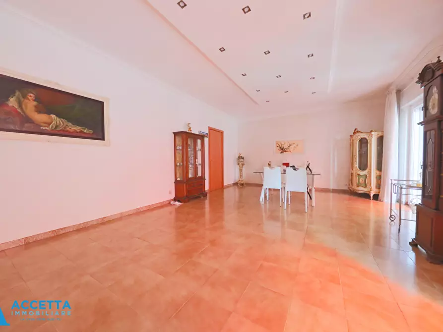 Immagine 5 di Trilocale in vendita  in Via Lupoli 1 a Taranto