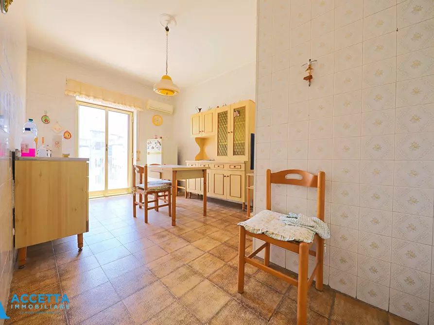 Immagine 8 di Bilocale in vendita  in Via Corsica 15 a Taranto