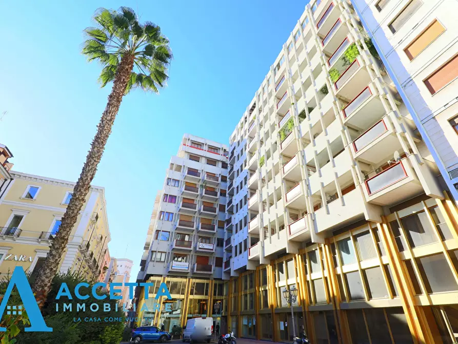 Immagine 2 di Quadrilocale in vendita  in Piazza Giovanni XXIII 13 a Taranto