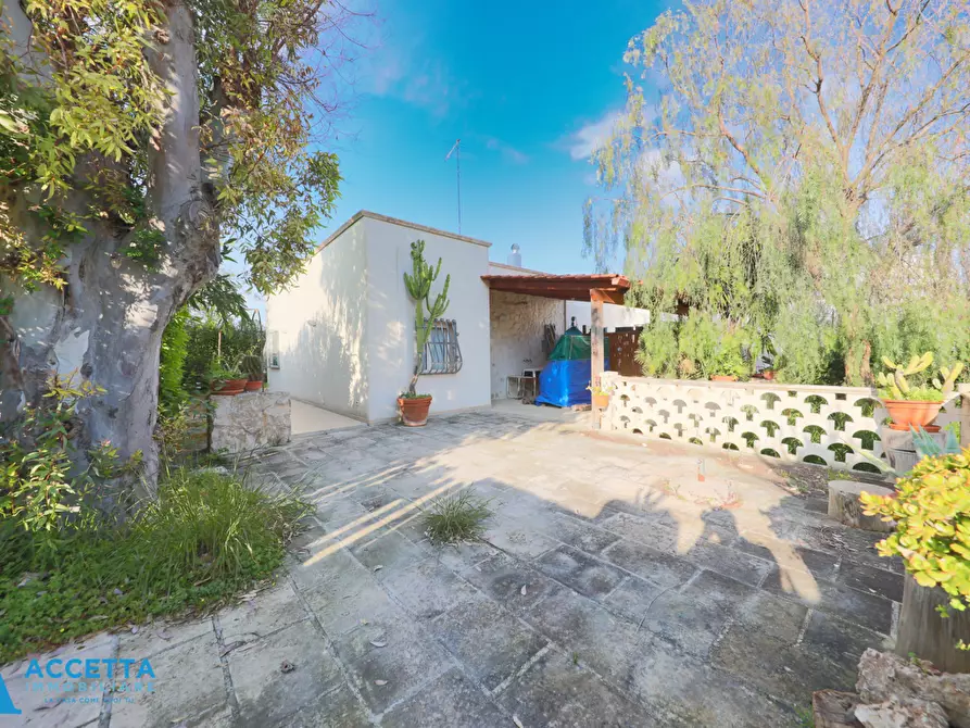 Immagine 22 di Villa in vendita  in Via Delfini 55 a Taranto
