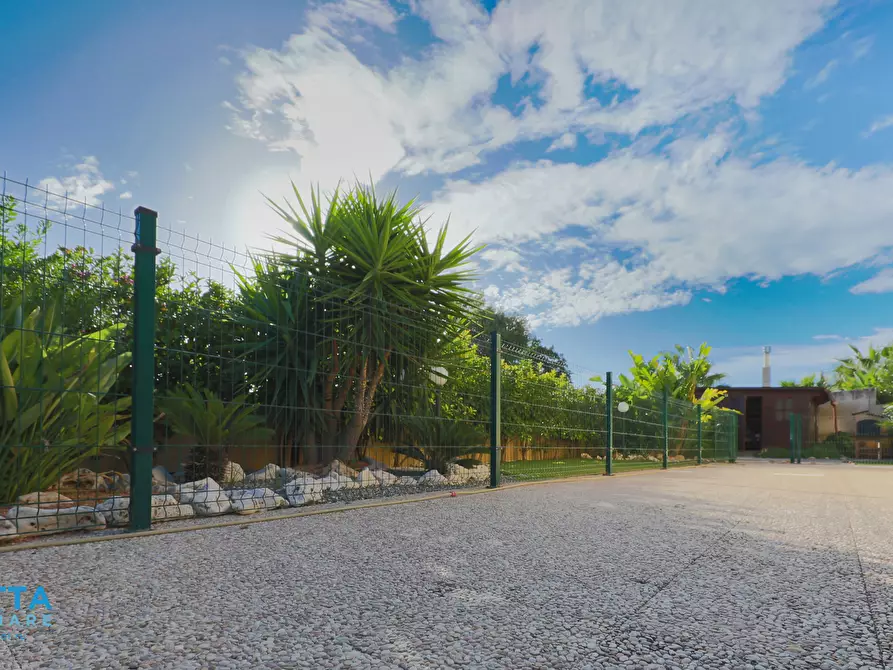 Immagine 5 di Villa in vendita  in Via Delfini 55 a Taranto