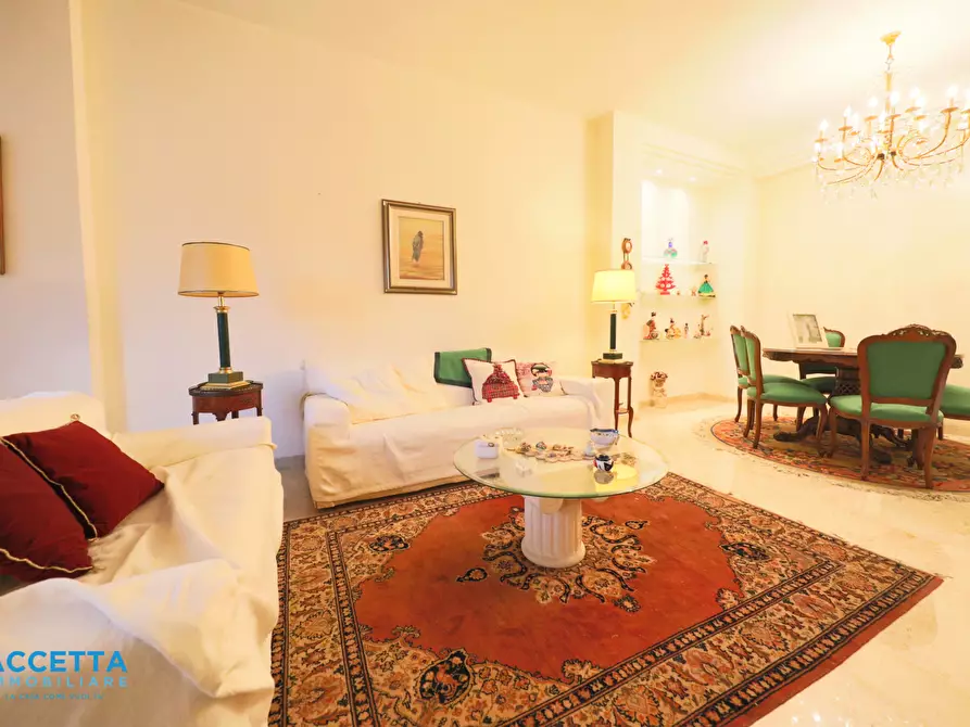 Immagine 22 di Trilocale in vendita  in Viale Magna Grecia 104 a Taranto