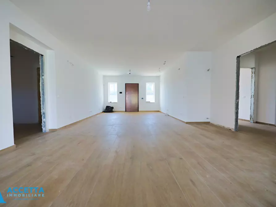 Immagine 9 di Villa in vendita  in Via Lorenzo il Magnifico a Taranto