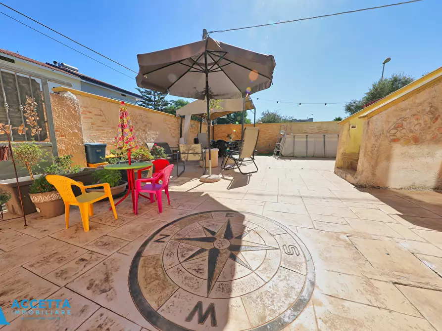 Immagine 5 di Villa in vendita  in Via Fior di Eucalipto 26 a Taranto