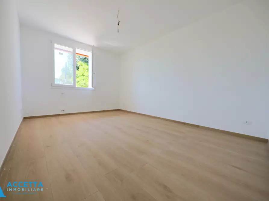 Immagine 14 di Villa in vendita  in Via Lorenzo il Magnifico a Taranto