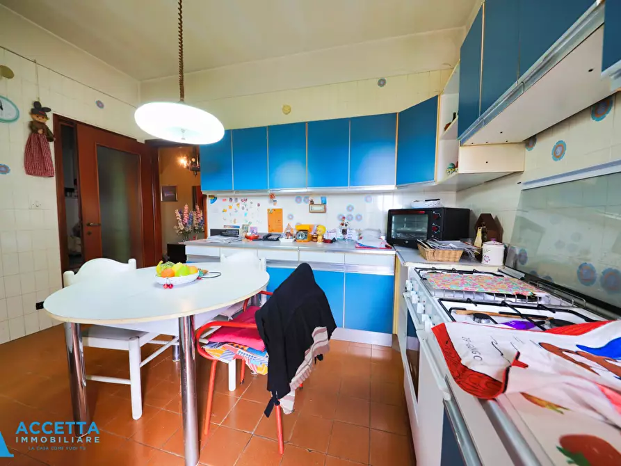 Immagine 19 di Trilocale in vendita  in Via Lago Trasimeno 5 a Taranto