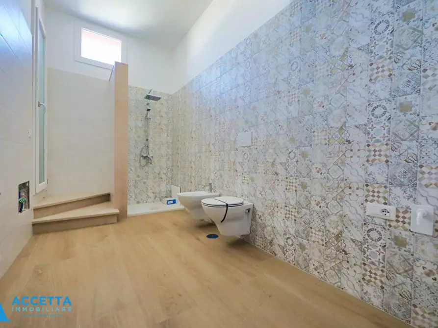 Immagine 20 di Villa in vendita  in Via Lorenzo il Magnifico a Taranto