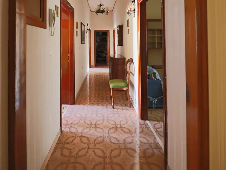 Immagine 14 di Palazzo in vendita  in Via Giuseppe Garibaldi 15 a Taranto