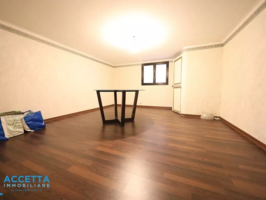 Immagine 12 di Ufficio in affitto  in Via Pisanelli a Taranto