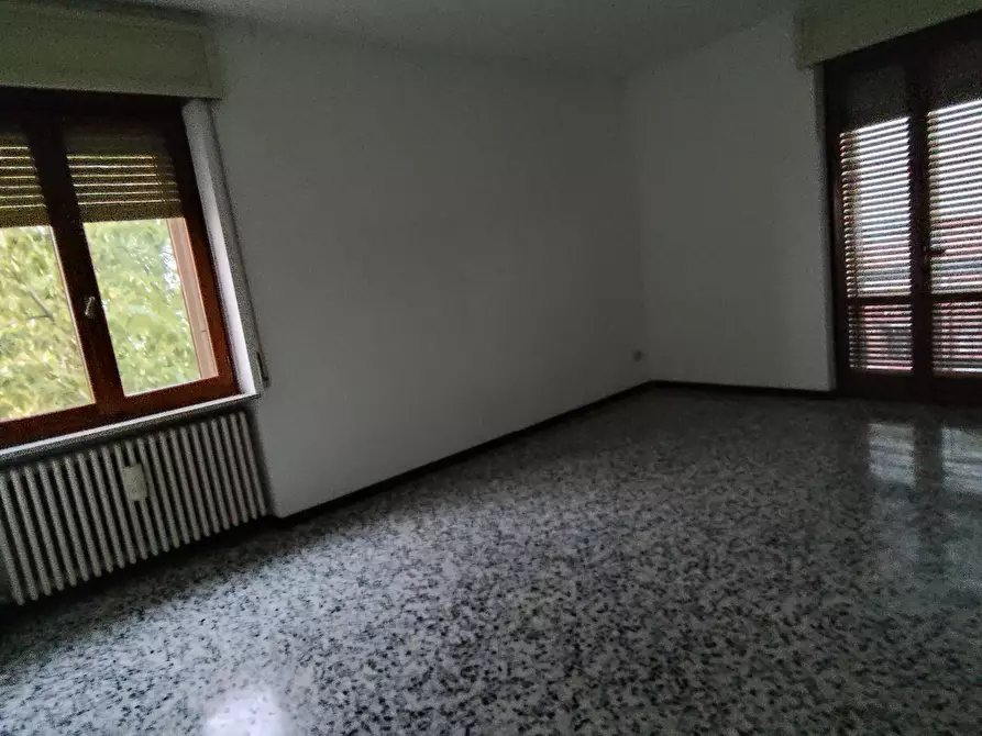 Immagine 5 di Trilocale in affitto  in Via Creta a Ziano Piacentino