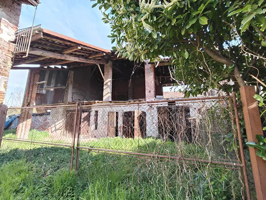 Immagine 1 di Porzione di casa in vendita  in centro a Pieve Porto Morone