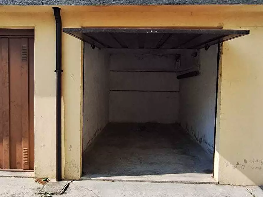 Immagine 4 di Trilocale in vendita  in Via Roma a Pieve Porto Morone