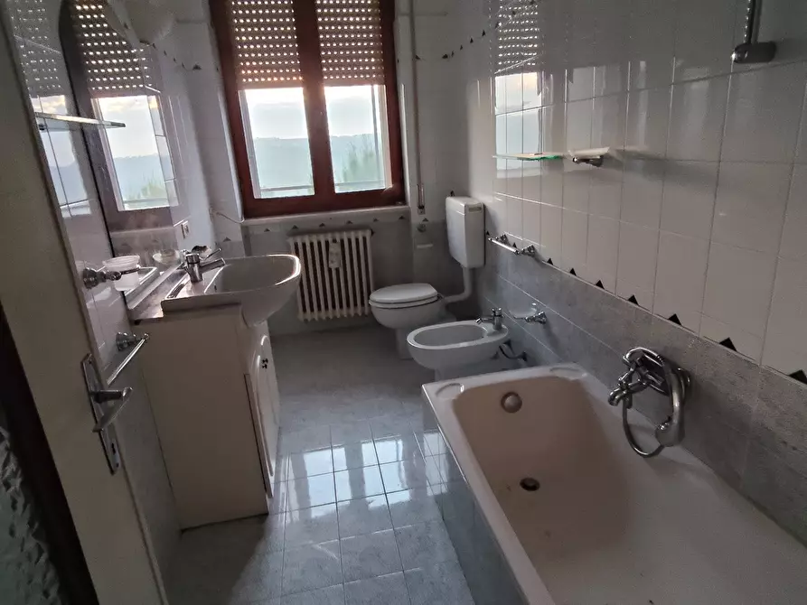 Immagine 12 di Trilocale in affitto  in Via Creta a Ziano Piacentino