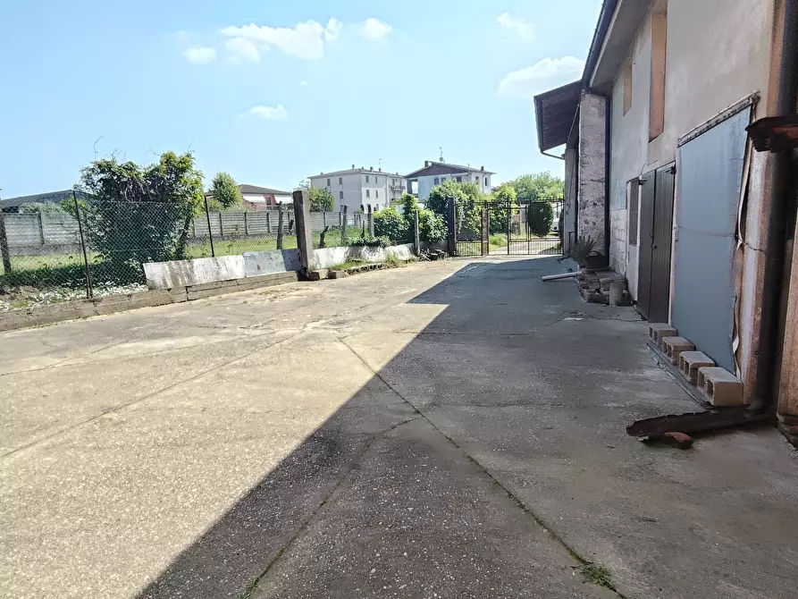 Immagine 10 di Casa indipendente in vendita  in Via Enrico Fermi 13 a Pieve Porto Morone