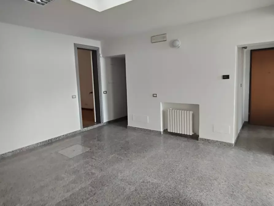 Immagine 17 di Locale commerciale in affitto  in Piazza XX Settembre a Castel San Giovanni