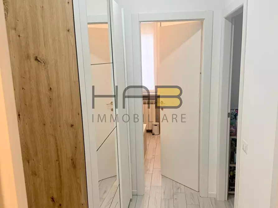 Immagine 6 di Trilocale in vendita  in Via Osimo 11 a Busto Arsizio