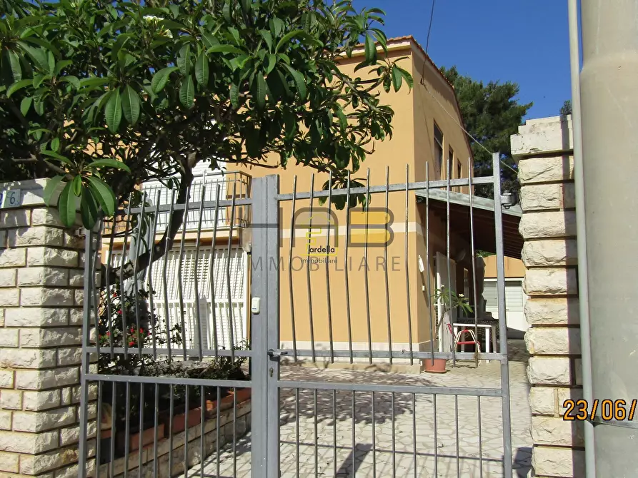 Immagine 1 di Trilocale in affitto  a Erice