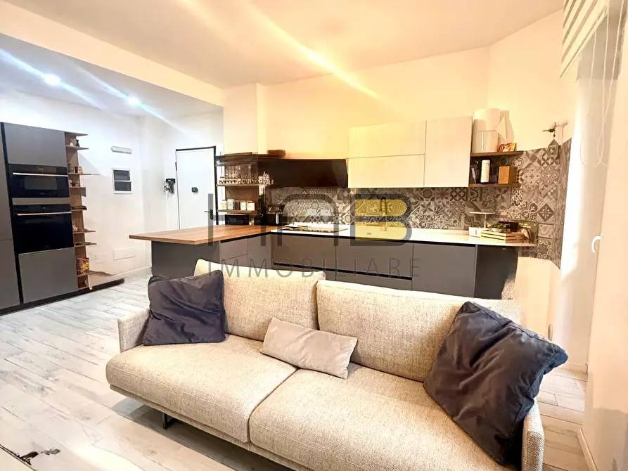 Immagine 2 di Trilocale in vendita  in Via Osimo 11 a Busto Arsizio