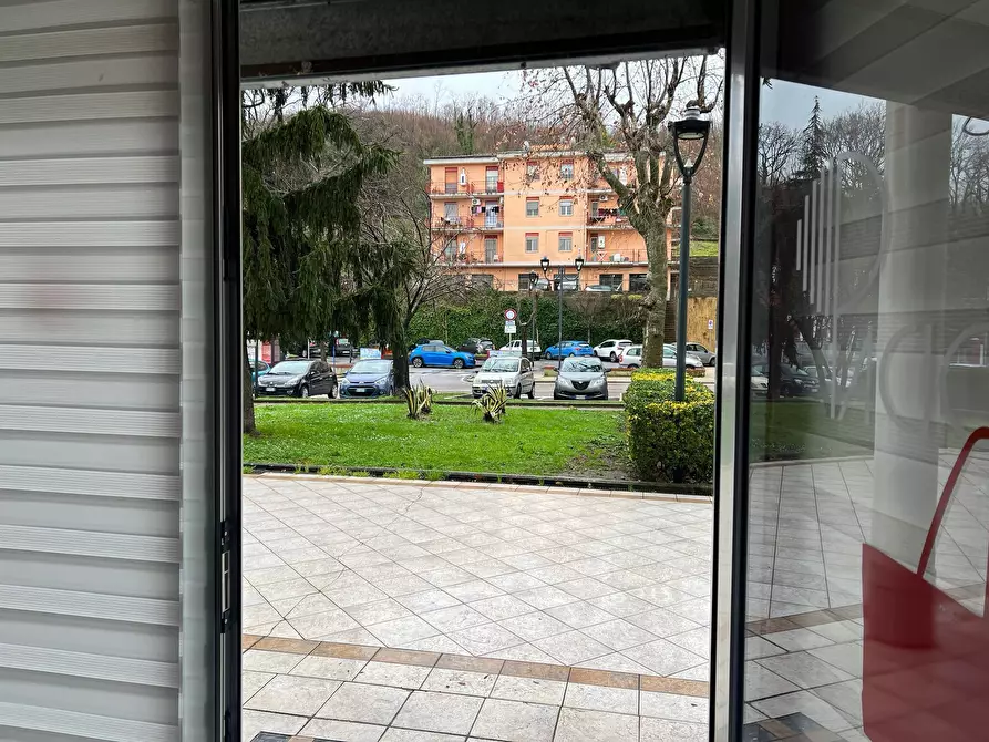 Immagine 11 di Locale commerciale in affitto  in Corso Giuseppe Garibaldi 32 a Baronissi