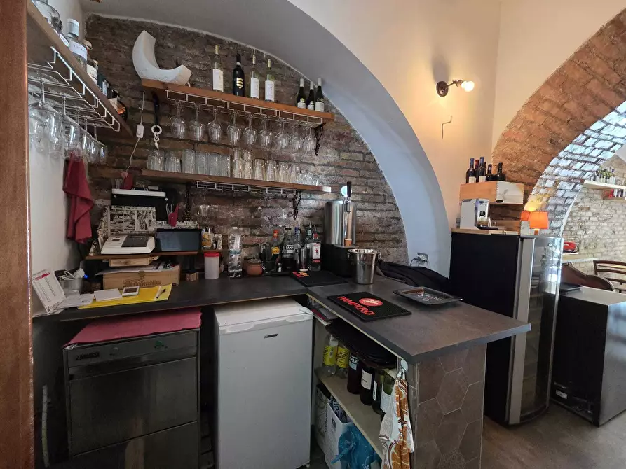 Immagine 9 di Attività commerciale in vendita  in Vicolo Piantanova 3 a Salerno