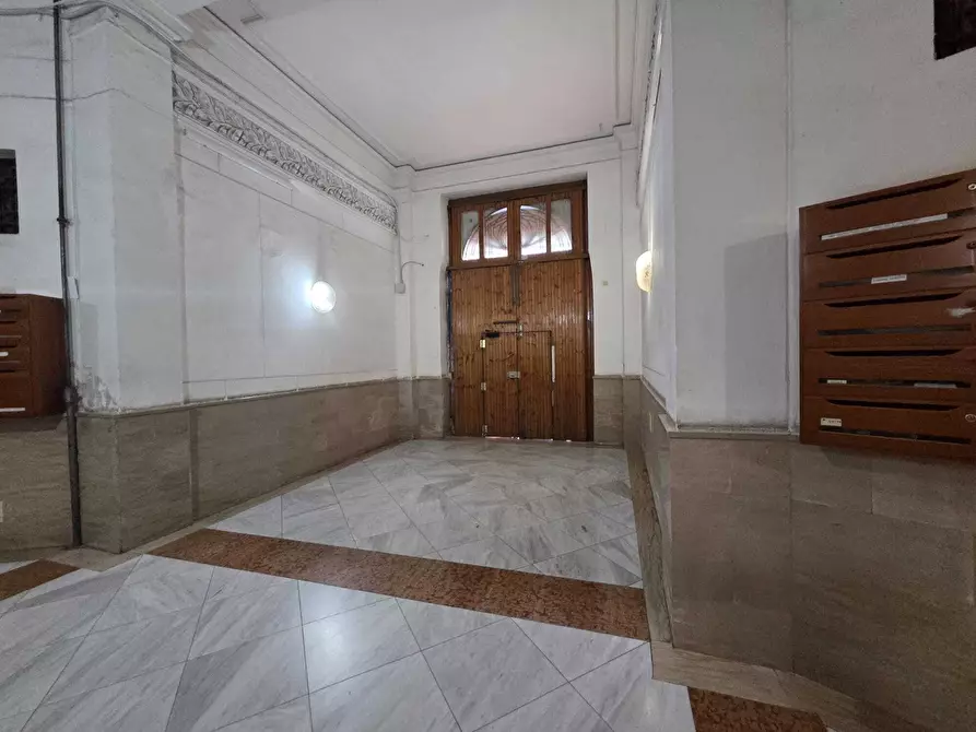 Immagine 14 di Trilocale in vendita  in Corso Giuseppe Garibaldi a Salerno