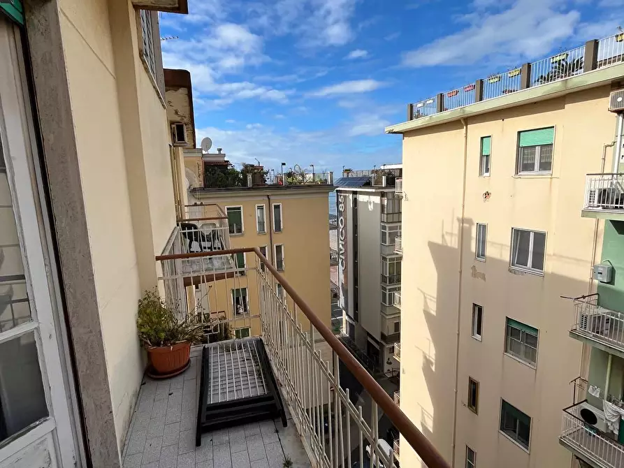 Immagine 1 di Trilocale in vendita  in via m. abbignete a Salerno