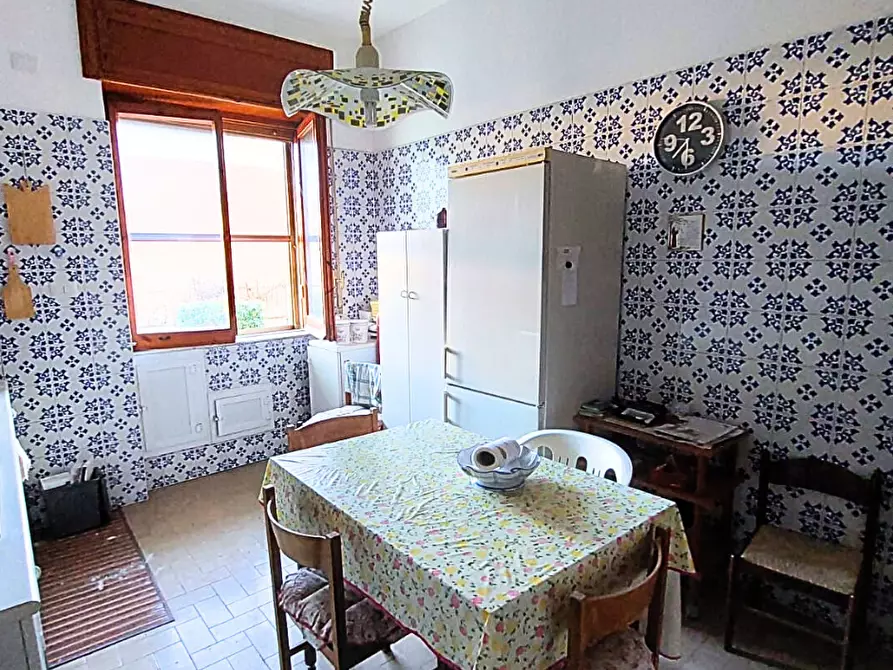 Immagine 8 di Pentalocale in vendita  in Via Medaglie D'Oro 388 a Salerno