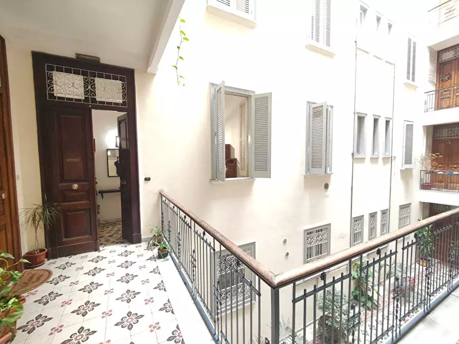 Immagine 10 di Trilocale in vendita  in Via Piave 1 a Salerno