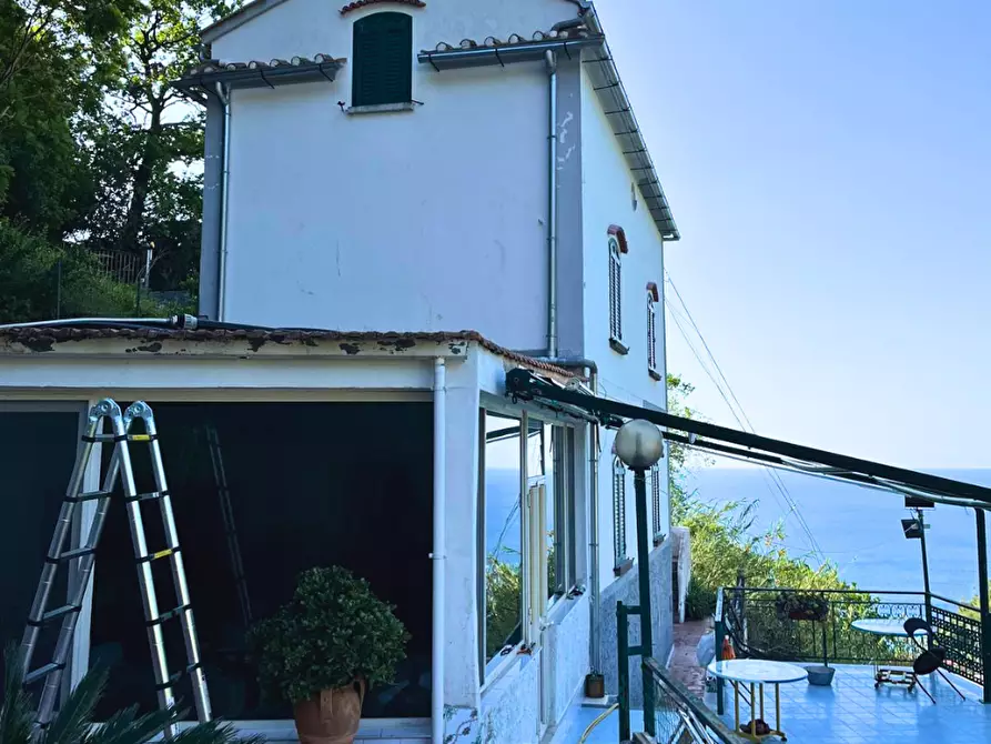 Immagine 2 di Villa in vendita  in Via le Camere 30 a Vietri Sul Mare