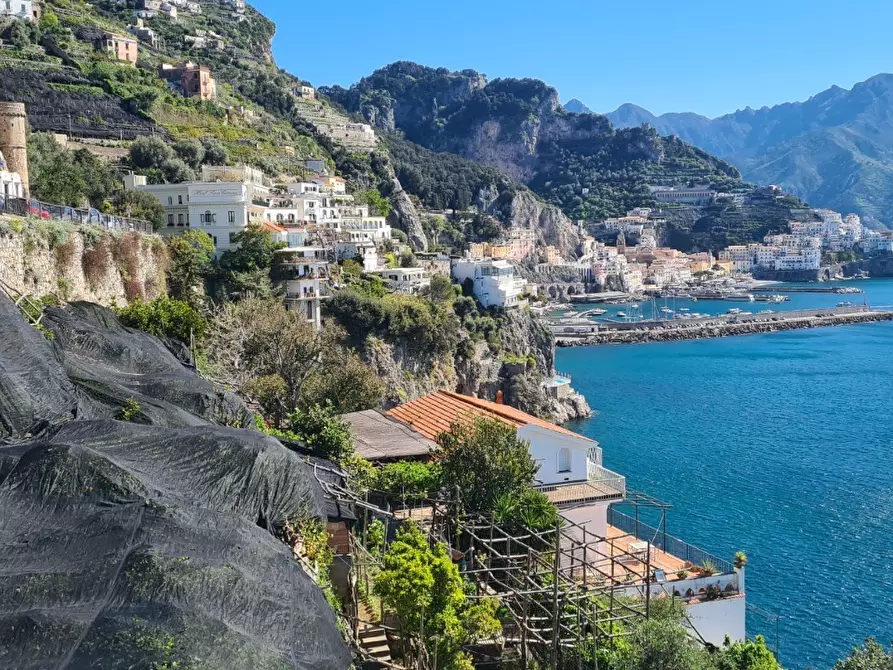 Immagine 20 di Trilocale in vendita  in Via Mauro Comite 7 a Amalfi