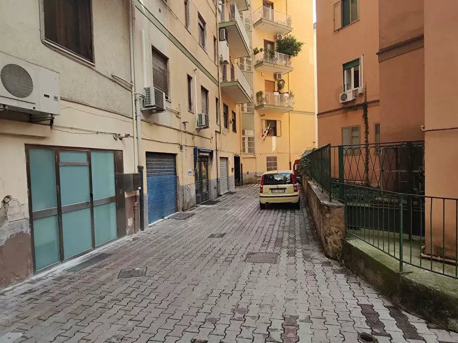 Immagine 13 di Quadrilocale in vendita  in Via Francesco Manzo 15 a Salerno