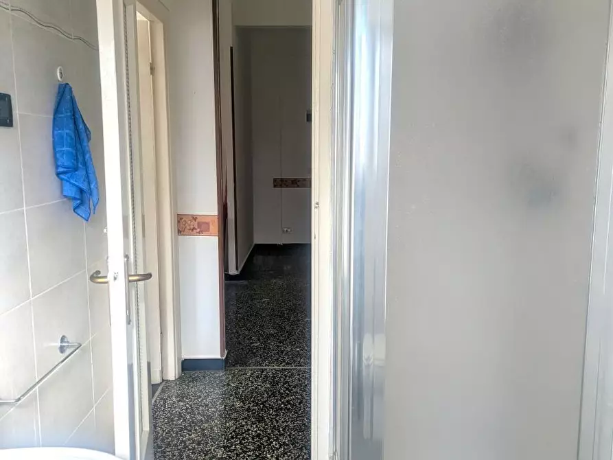 Immagine 9 di Bilocale in vendita  in Via Campomorone 75 a Genova