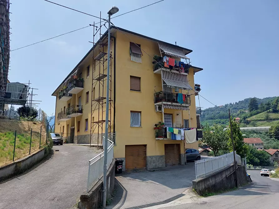 Immagine 31 di Trilocale in vendita  a Serra Riccò