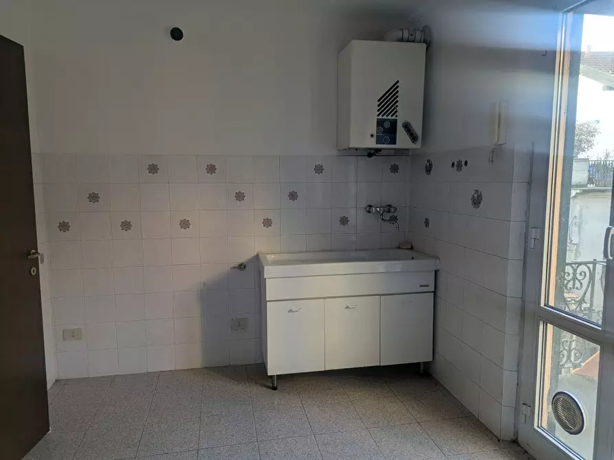 Immagine 7 di Bilocale in vendita  in Via Vittorio Veneto a Busalla