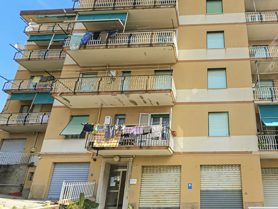 Immagine 42 di Quadrilocale in vendita  in Via Fratelli Gazzo 22/14 a Serra Riccò