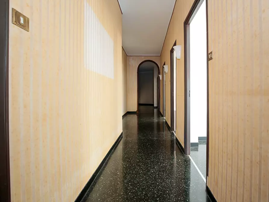 Immagine 37 di Pentalocale in vendita  in Via Paolo Anfossi 68c a Genova