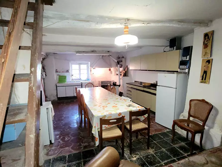 Immagine 87 di Pentalocale in vendita  in Via Campi 7 a Serra Riccò