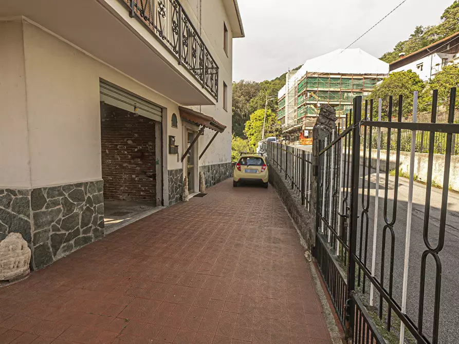 Immagine 32 di Pentalocale in vendita  in via Brodolini 13 a Sant'olcese