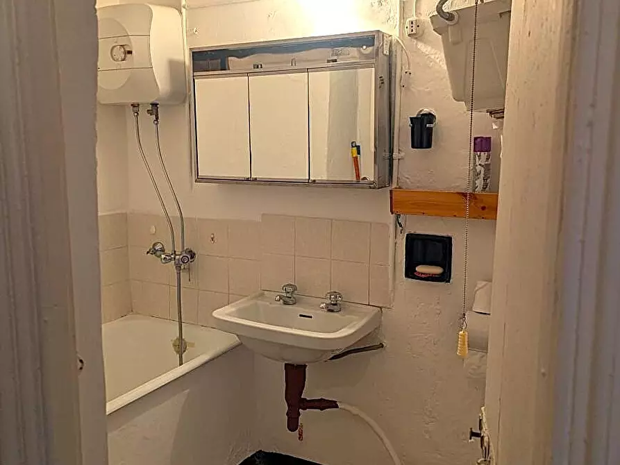 Immagine 17 di Quadrilocale in vendita  in Via Fiume 187 a Mignanego