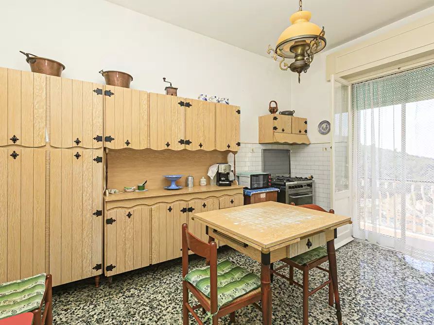 Immagine 26 di Quadrilocale in vendita  in Via Fratelli Gazzo 22/14 a Serra Riccò