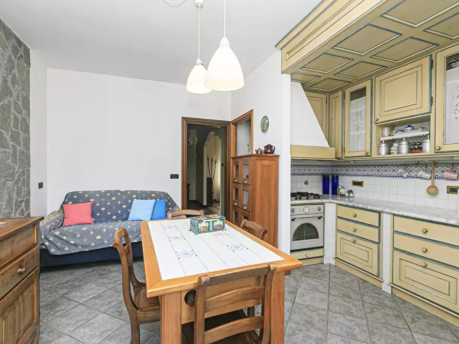 Immagine 8 di Quadrilocale in vendita  in Via Ennio Del Monte 5 a Campomorone