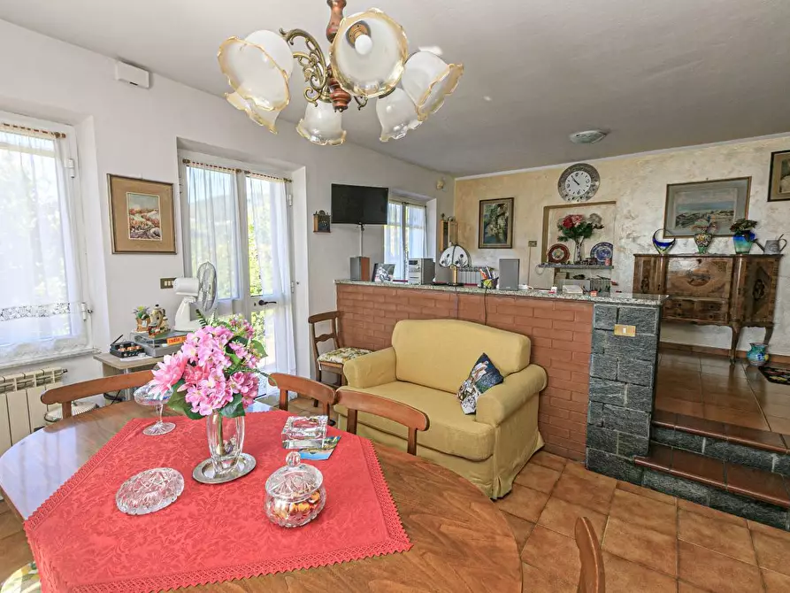 Immagine 8 di Pentalocale in vendita  in Via Costigliolo a Mignanego