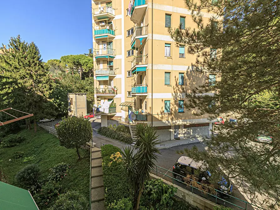 Immagine 40 di Pentalocale in vendita  in Via delle Acacie 10 a Genova