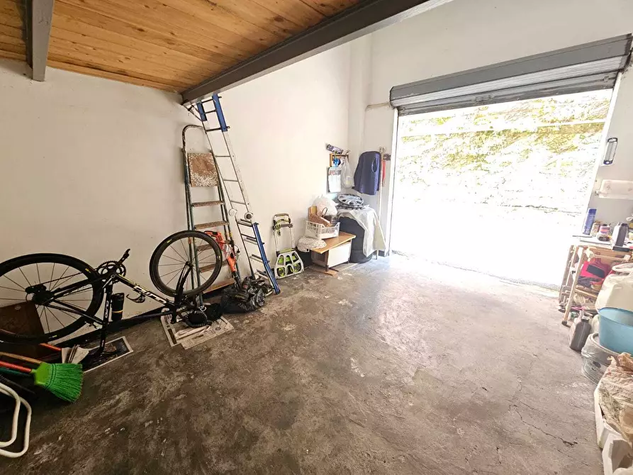 Immagine 3 di Garage in vendita  in Via Alcide De Gasperi 16 a Campomorone
