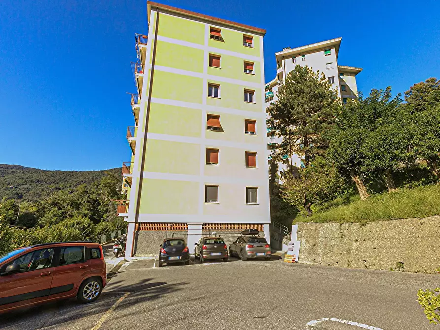 Immagine 3 di Pentalocale in vendita  in Via delle Acacie 10 a Genova