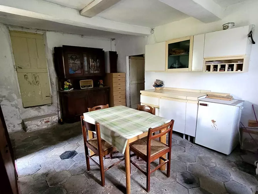 Immagine 47 di Pentalocale in vendita  in Via Campi 7 a Serra Riccò