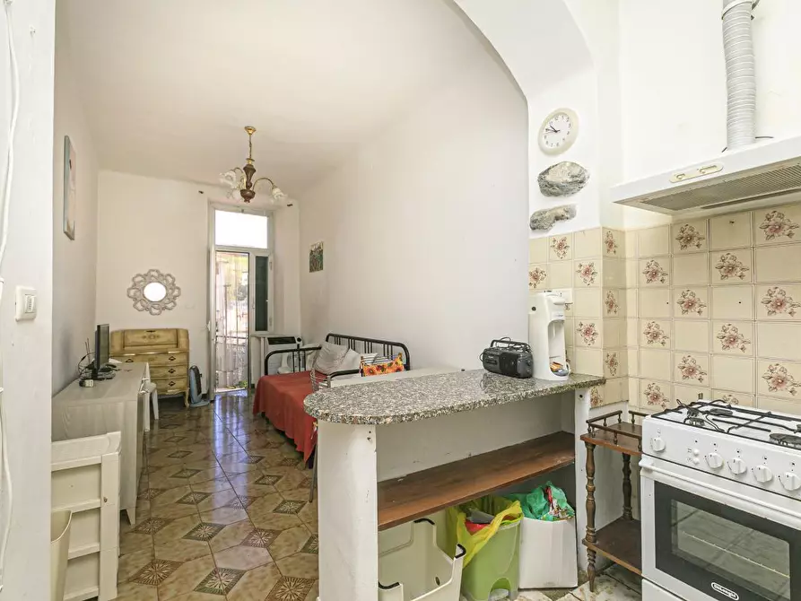 Immagine 3 di Bilocale in vendita  in Via Beata Chiara 4 a Genova