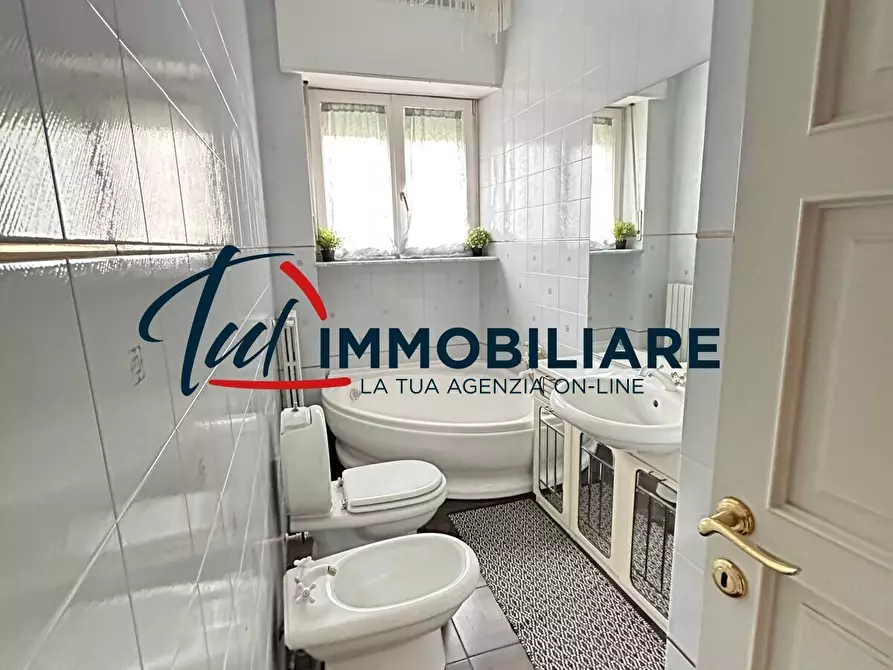 Immagine 16 di Pentalocale in vendita  in Viale Fabbricotti 106 a Livorno